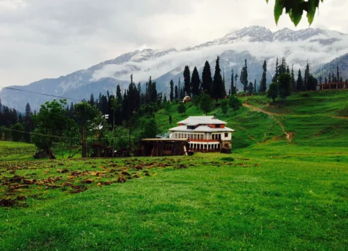 4 Days Group Tour to Kashmir, Arang Kel & Taobat